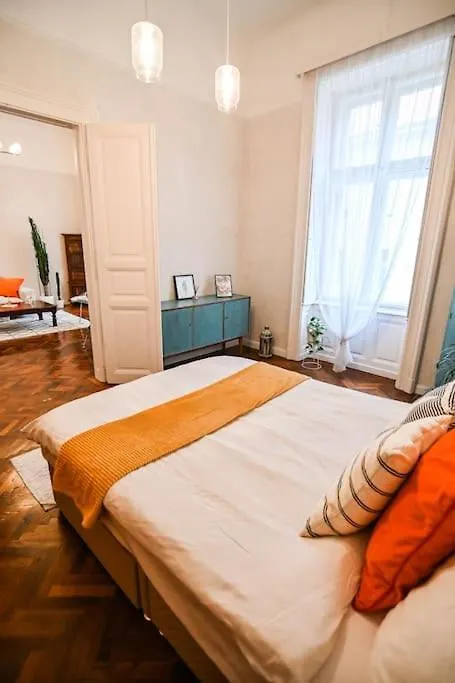 בודפשט Tranquil And Charming One Bedroom Apartment