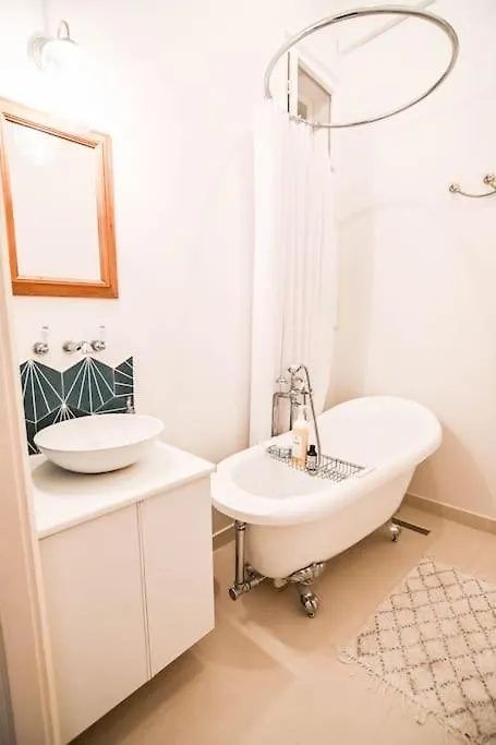 בודפשט Tranquil And Charming One Bedroom Apartment